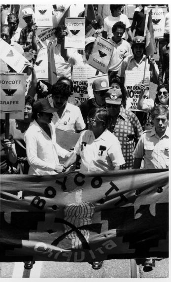 (3258) Cesar Chavez, Demonstration, San Francisco, California, 1970s. (3258) Cesar Chavez, Demonstration, San Francisco, California, 1970s.